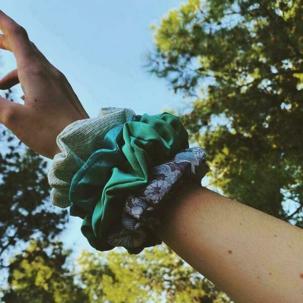 ''Félicie'' Scrunchie