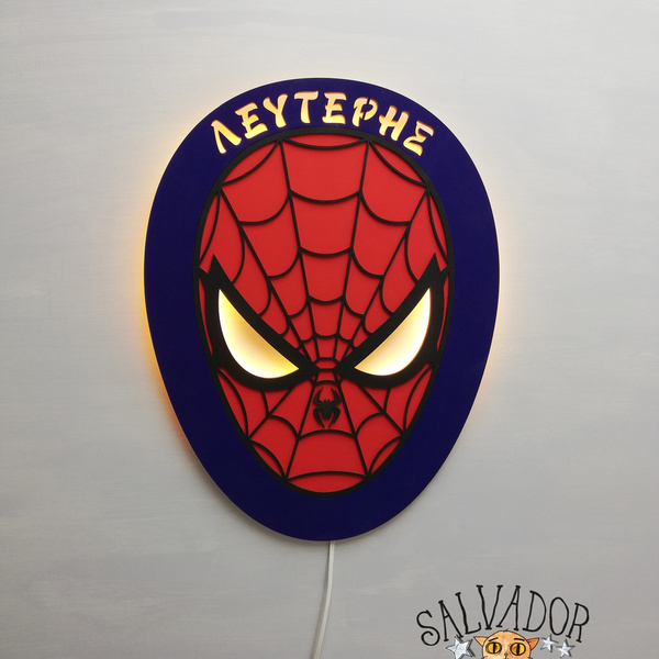 Χειροποίητο ξύλινο φωτιστικό Spiderman με όνομα.