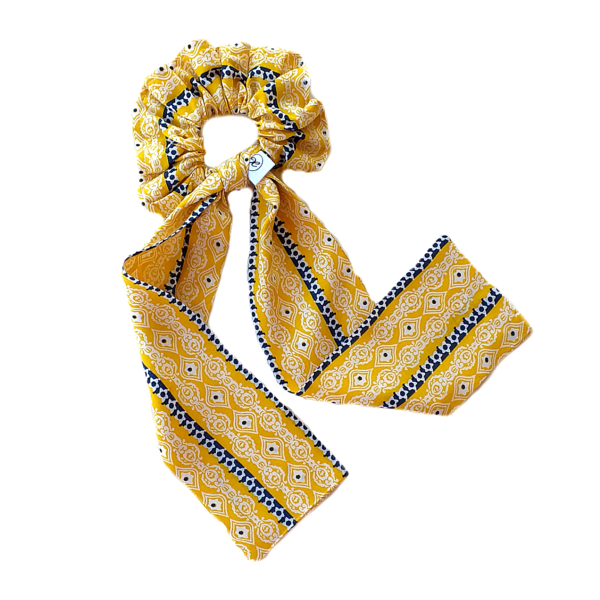 Scrunchy λαστιχάκι μαλλιών με φουλάρι.