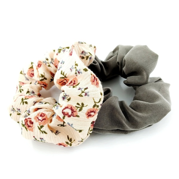 Σετ scrunchies ροζ τριαντάφυλλα και γκρι.