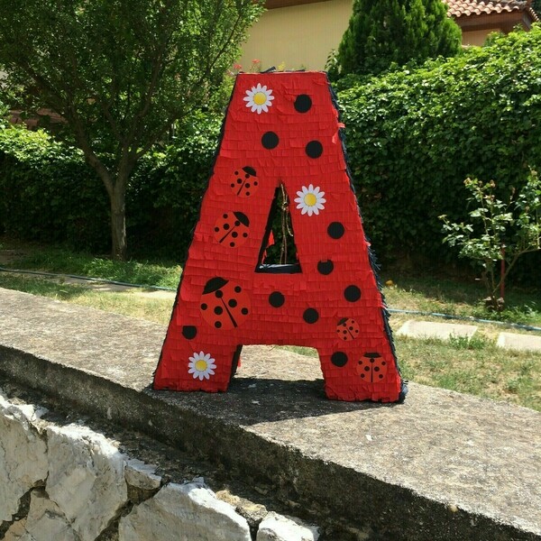 Πινιάτα γράμμα Α πασχαλίτσα